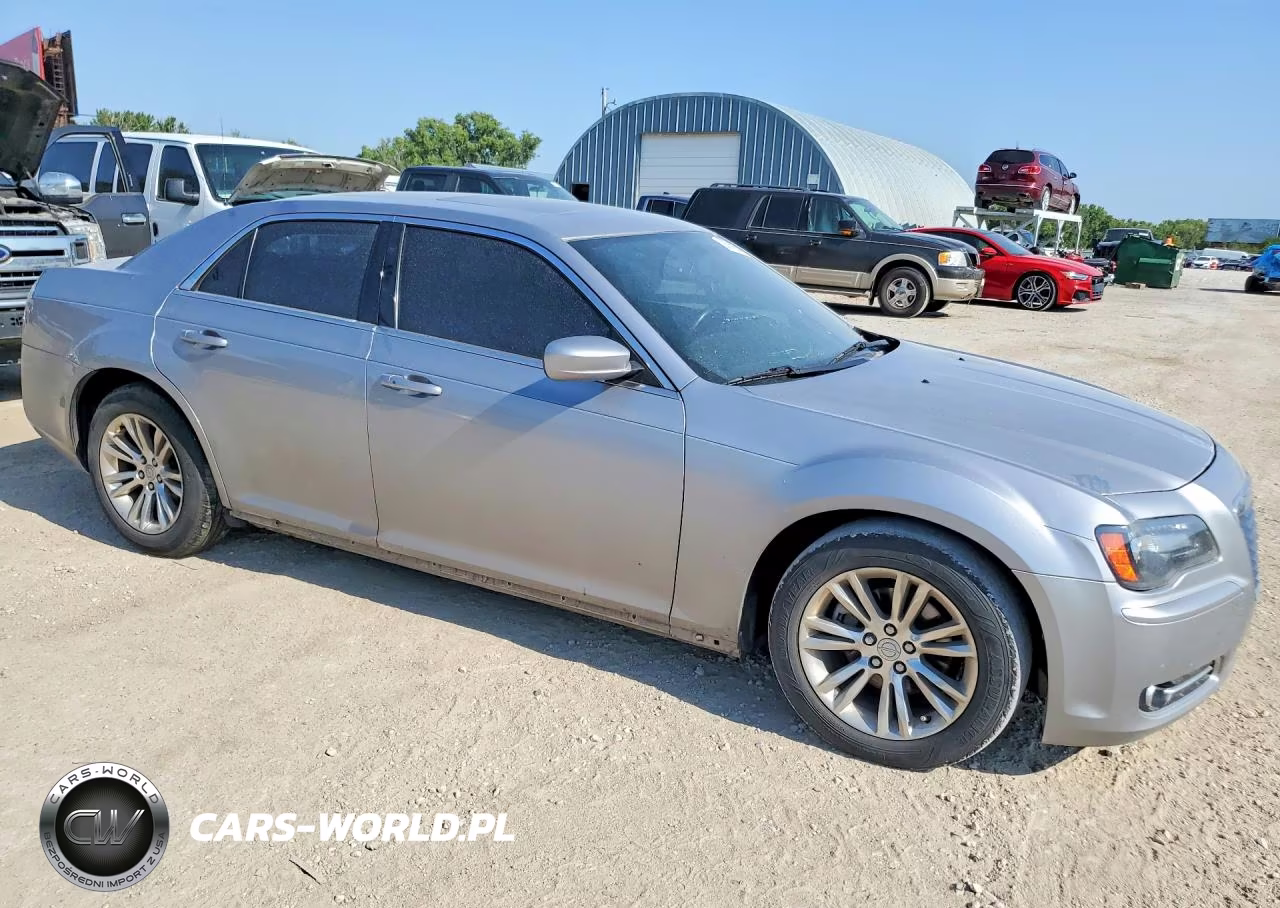 2014 Chrysler 300 S VIN:2C3CCABGXEH120187 - 4