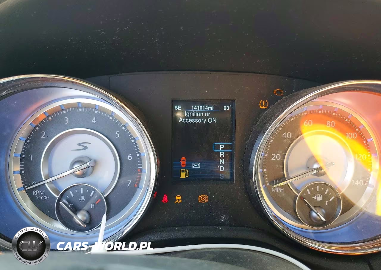 2014 Chrysler 300 S VIN:2C3CCABGXEH120187 - 9