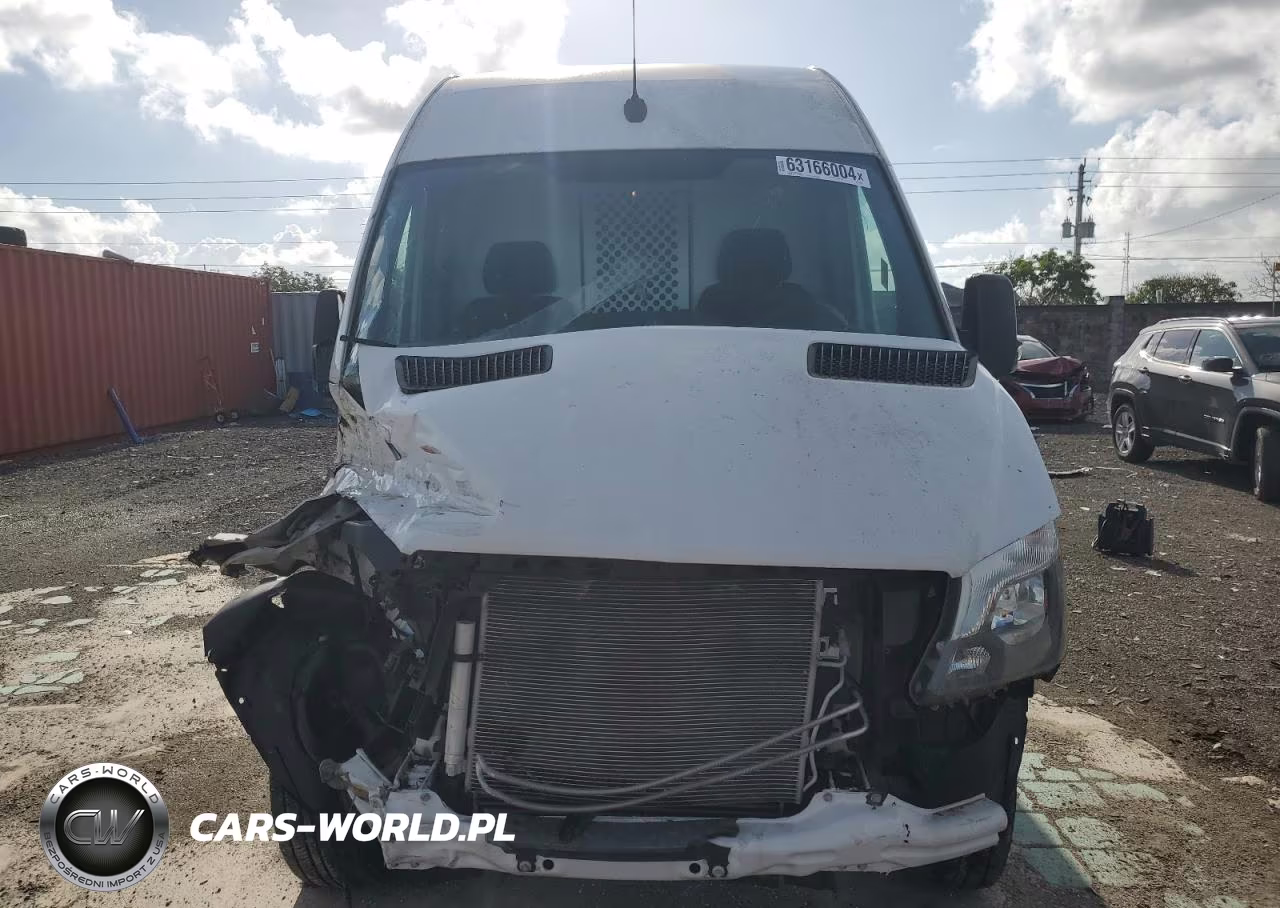 2017 Mercedes-Benz Sprinter 2500 VIN:WD3PE7CD7HP578780 - 5