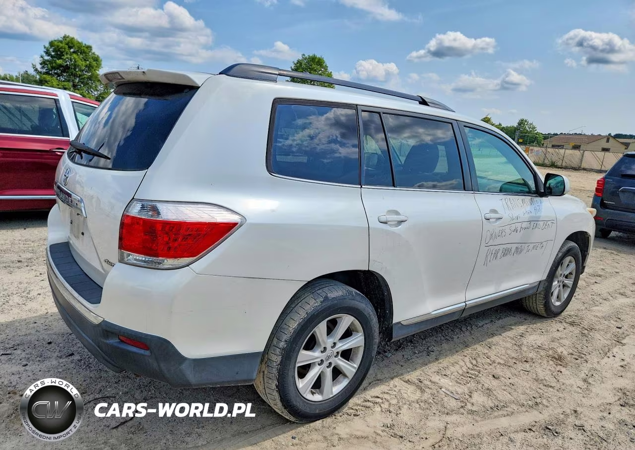 2013 Toyota Highlander Plus VIN:5TDBK3EH4DS193677 - 3