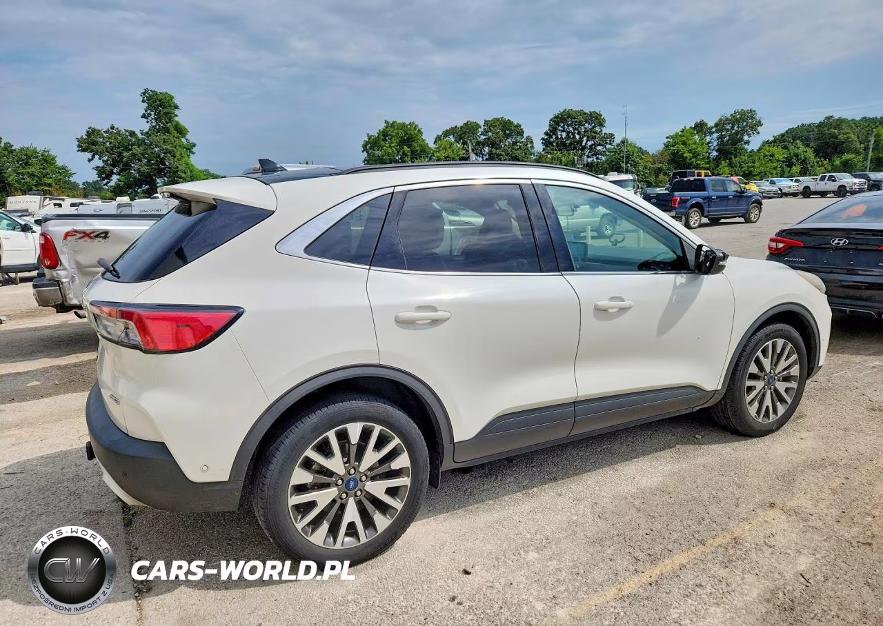 2020 Ford Escape Titanium VIN:1FMCU9J92LUA40544 - 3