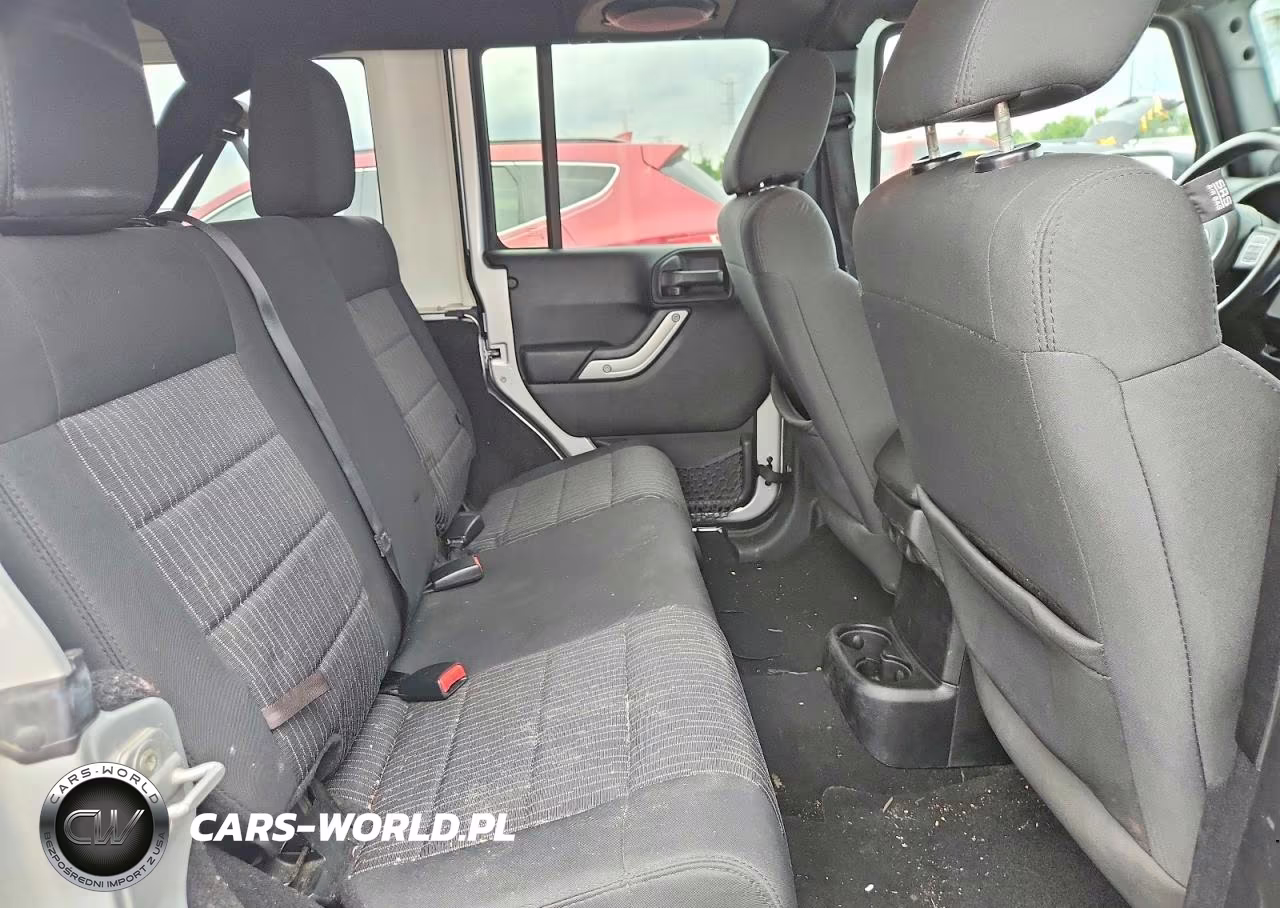 2012 Jeep Wrangler Unlimited Sahara VIN:1C4HJWEG8CL232678 - 10
