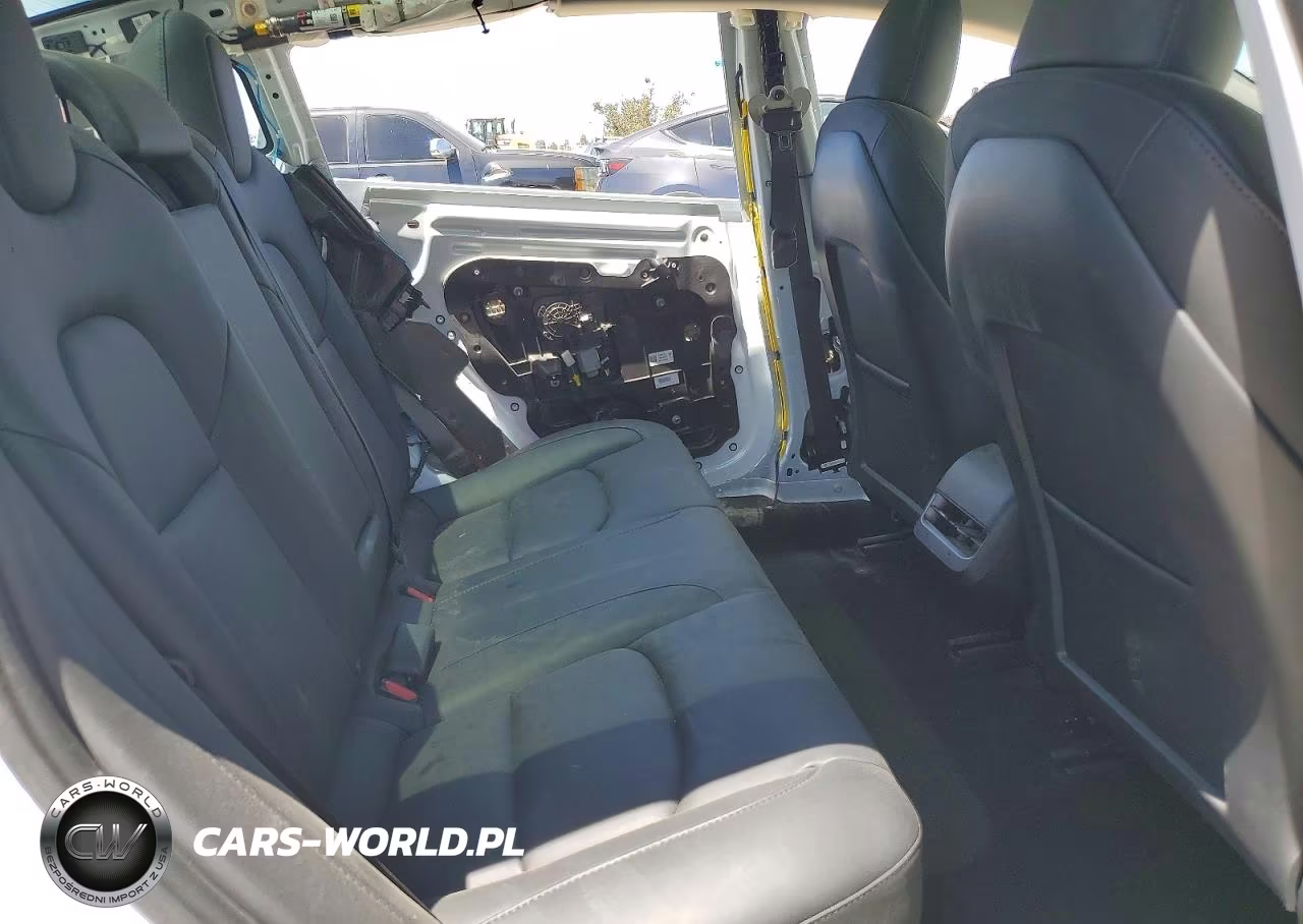 2023 Tesla Model 3 VIN:5YJ3E1EC0PF583690 - 10