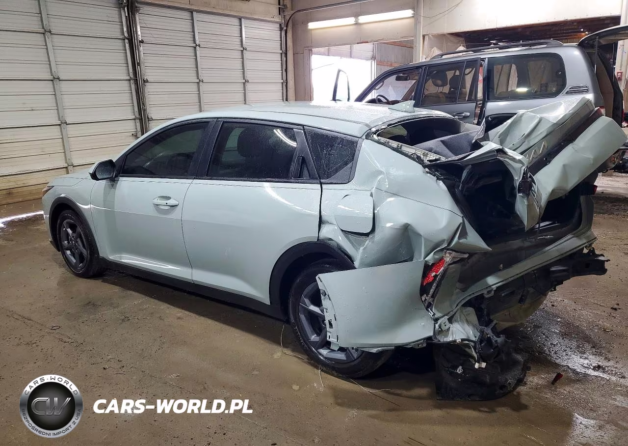 2025 Kia K4 Lxs VIN:3KPFT4DE2SE184012 - 2