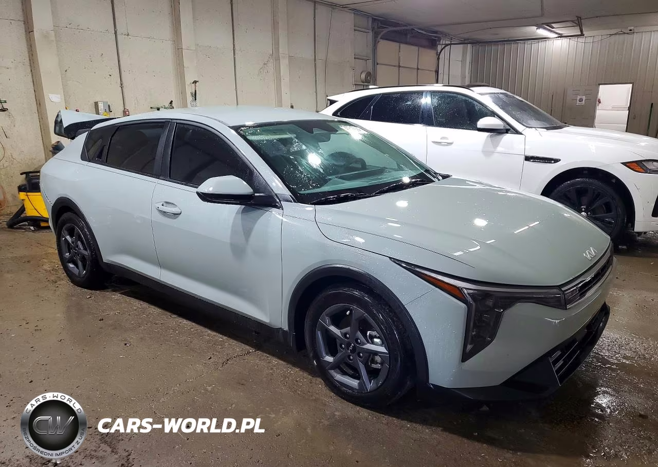 2025 Kia K4 Lxs VIN:3KPFT4DE2SE184012 - 4