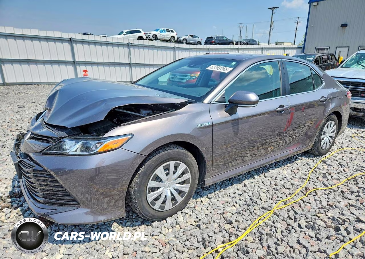 2020 Toyota Camry Le – zdjęcie 1 z 12