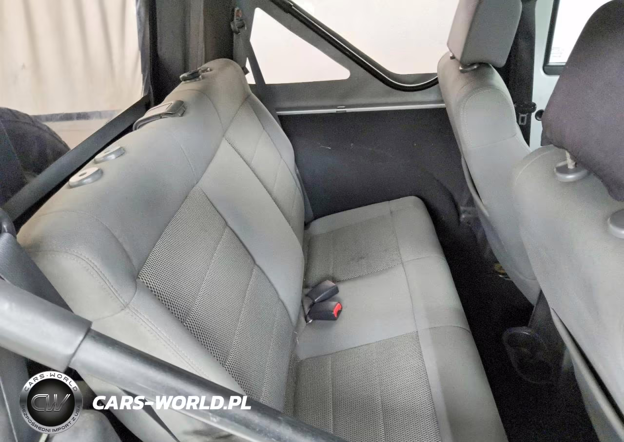 2008 Jeep Wrangler Sahara VIN:1J4FA54108L640480 - 11