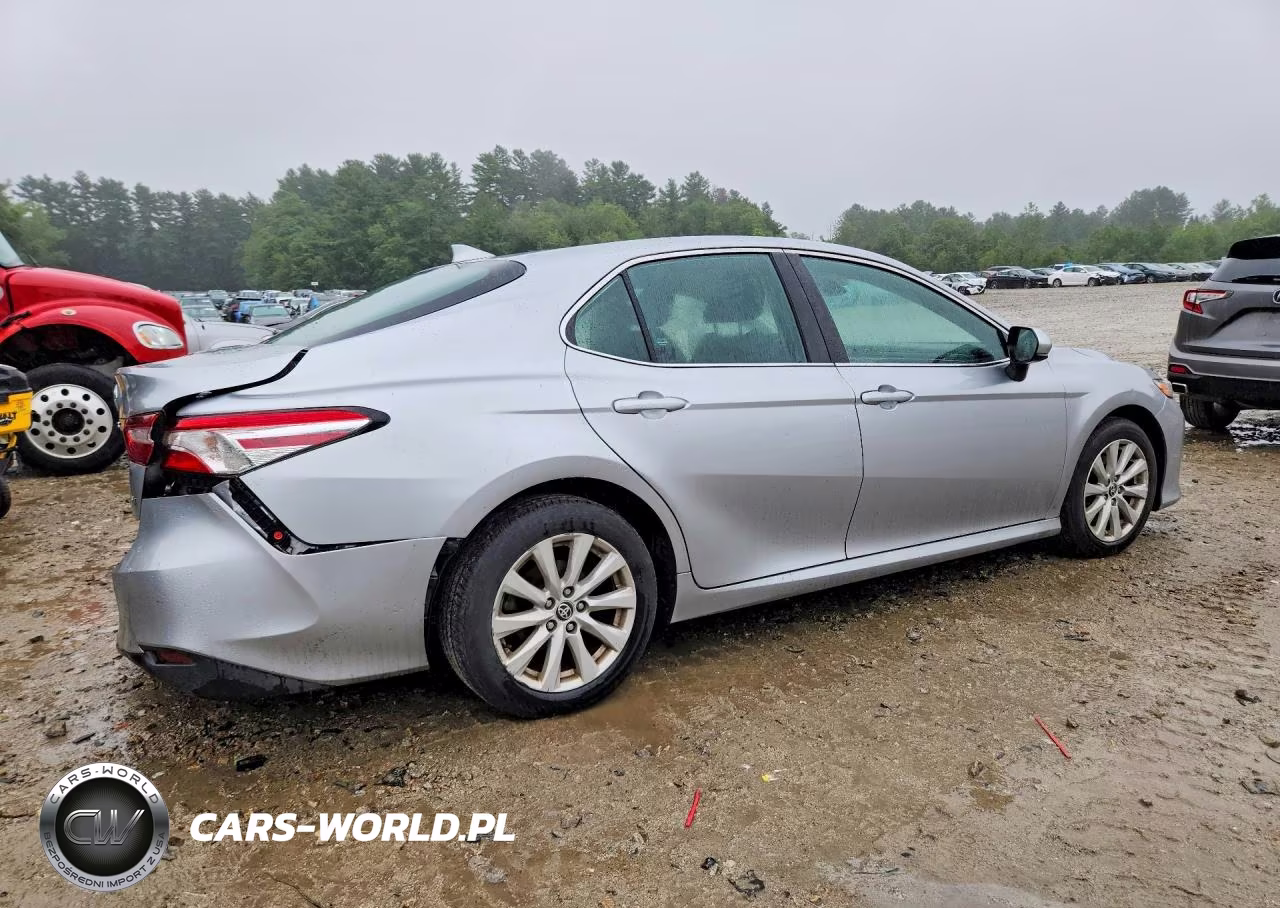 2020 Toyota Camry Le VIN:4T1C11AK2LU994224 - 3