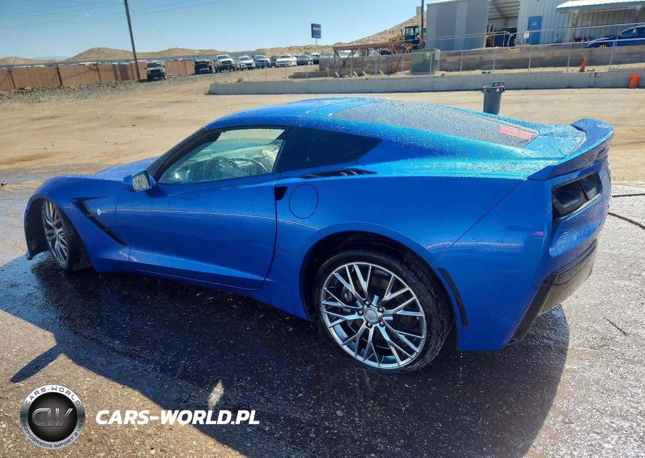 2015 Chevrolet Corvette Stingray 1Lt VIN:1G1YB2D7XF5105035 - 2