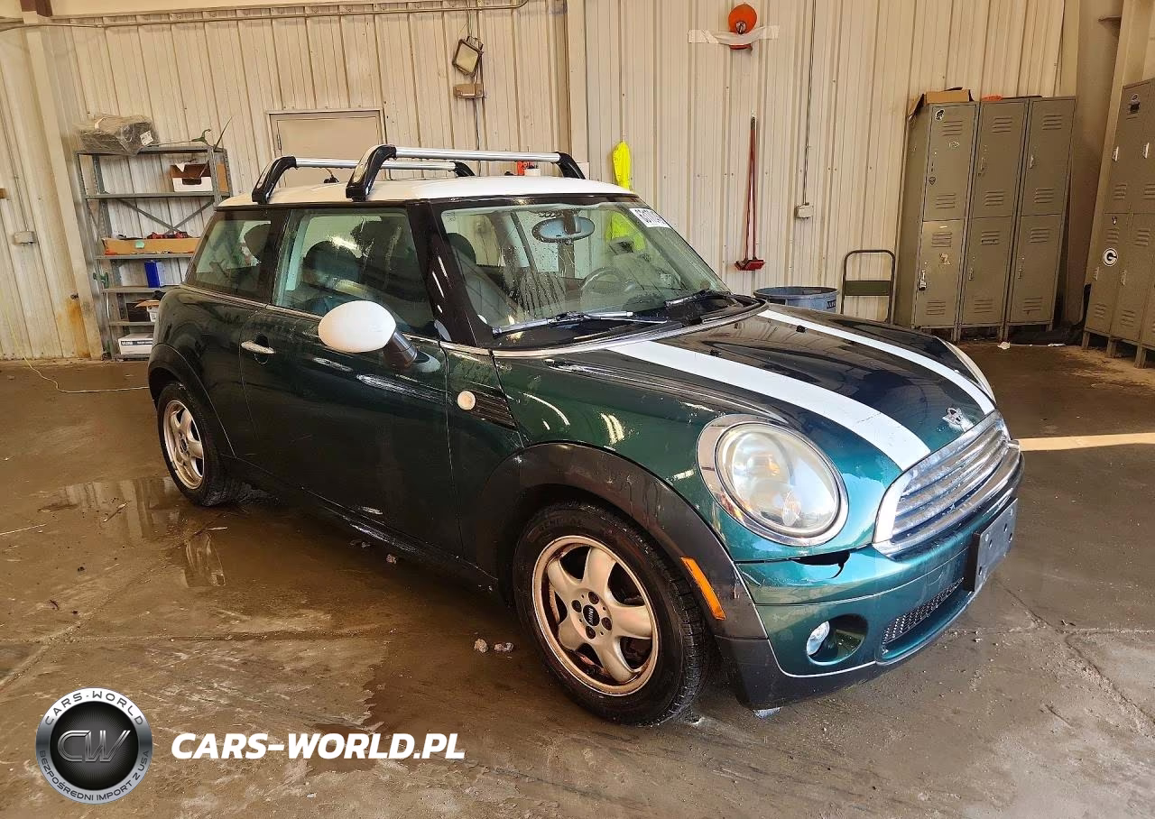 2008 Mini Cooper VIN:WMWMF33588TU68705 - 4