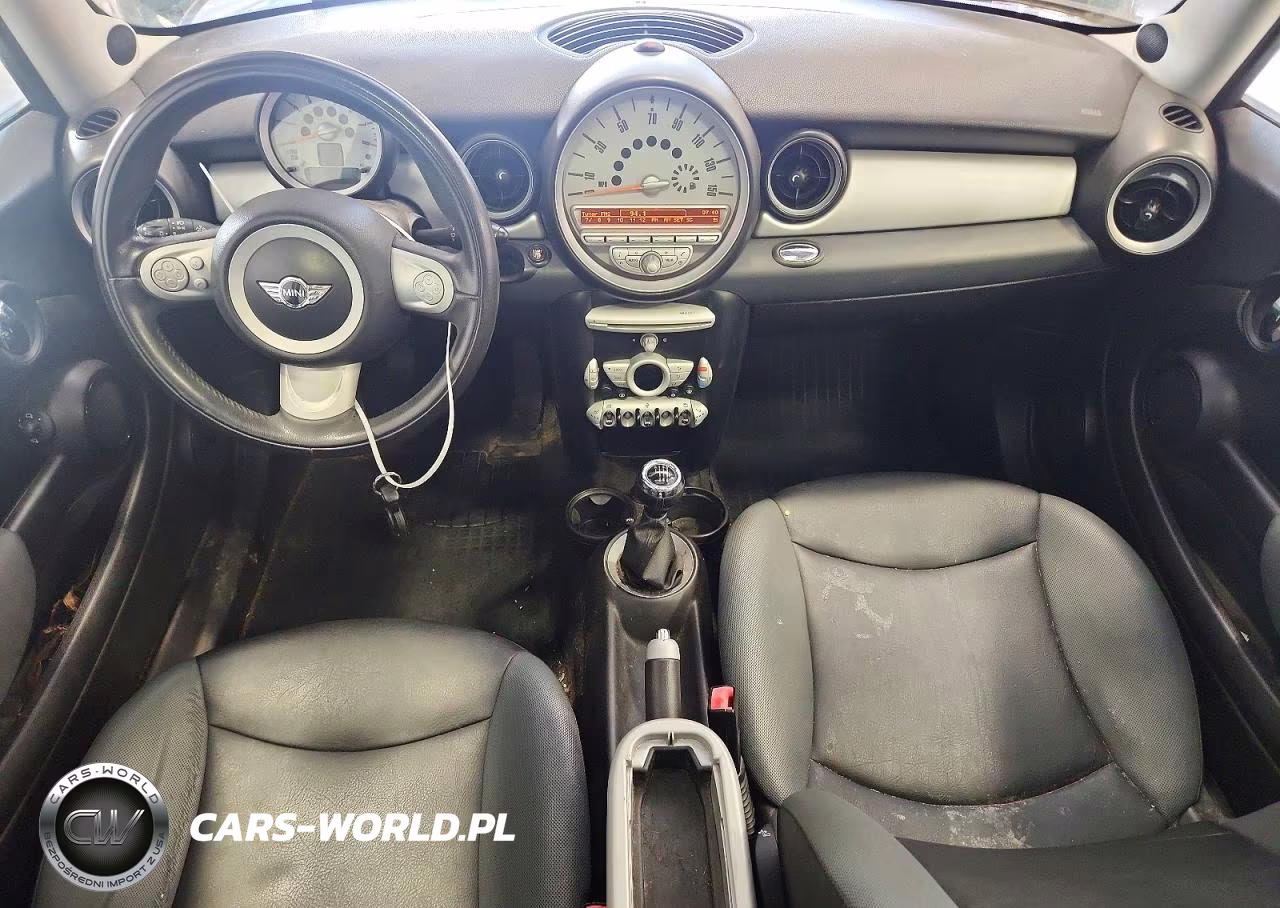 2008 Mini Cooper VIN:WMWMF33588TU68705 - 8