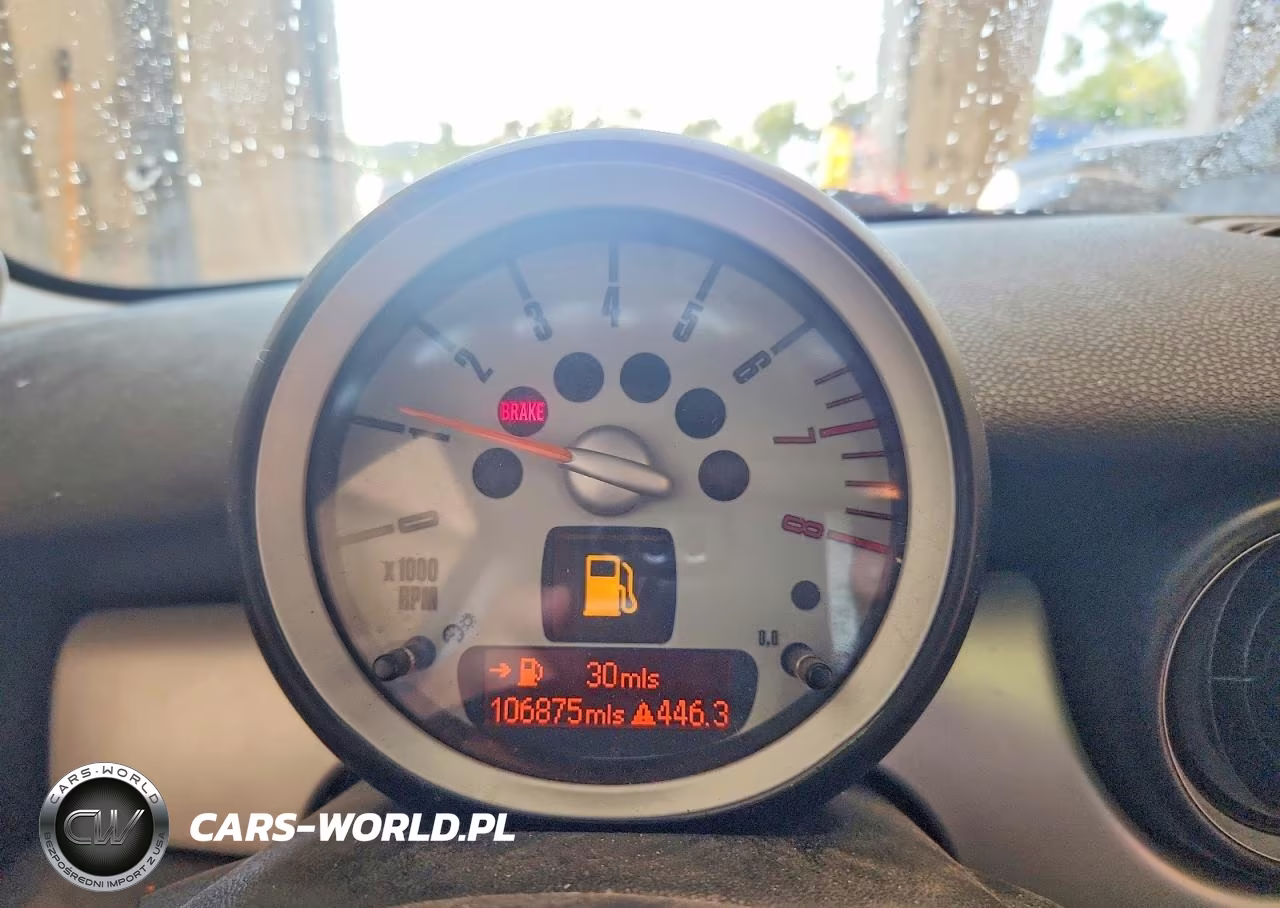 2008 Mini Cooper VIN:WMWMF33588TU68705 - 9