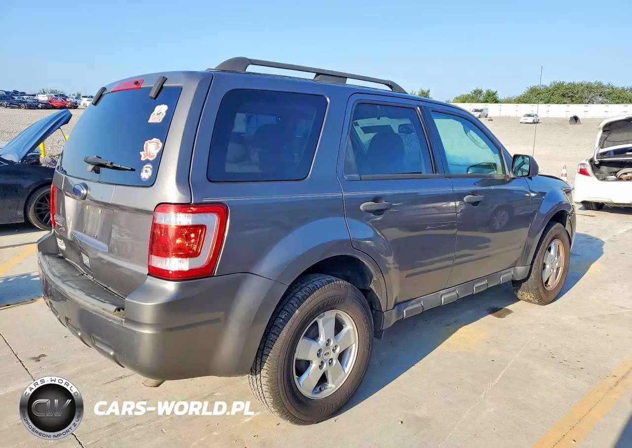 2010 Ford Escape Xlt VIN:1FMCU0D77AKD09491 - 3