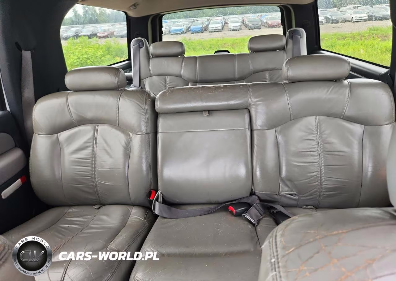 2002 Chevrolet Suburban C1500 VIN:3GNEC16Z22G284066 - 10