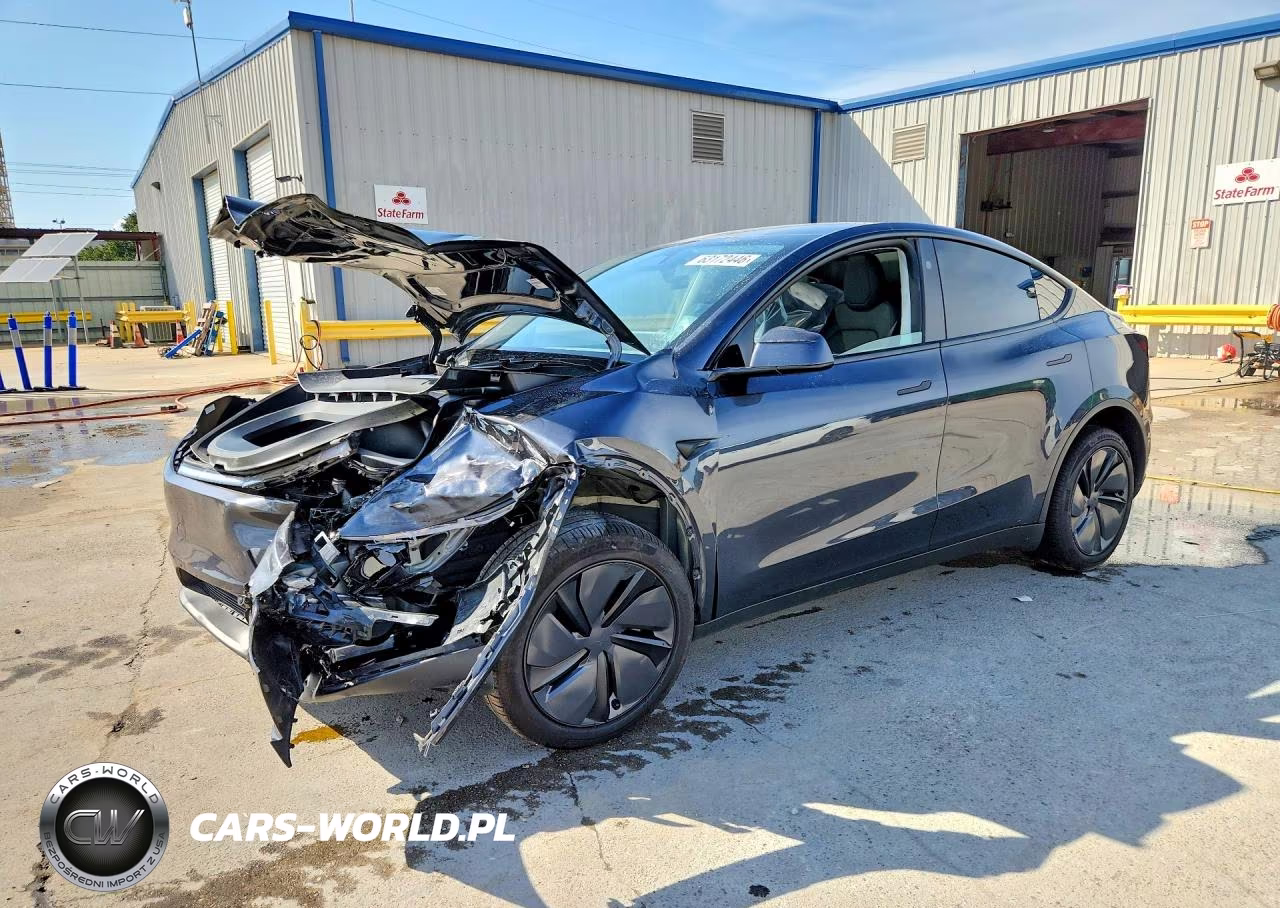 2026 Tesla Model Y – zdjęcie 1 z 13