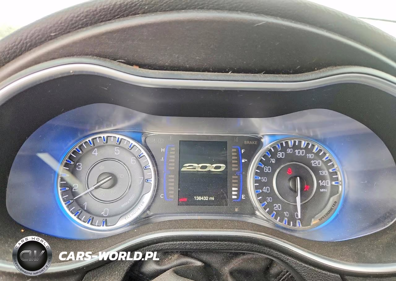 2016 Chrysler 200 Limited VIN:1C3CCCAB2GN165345 - 9