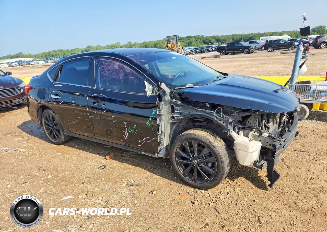 2018 Nissan Sentra Sr VIN:3N1AB7AP5JY316040 - 4