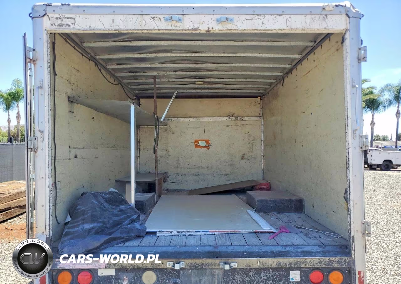 2002 Chevrolet Express Delivery Truck VIN:1GBJG31R621146693 - 10