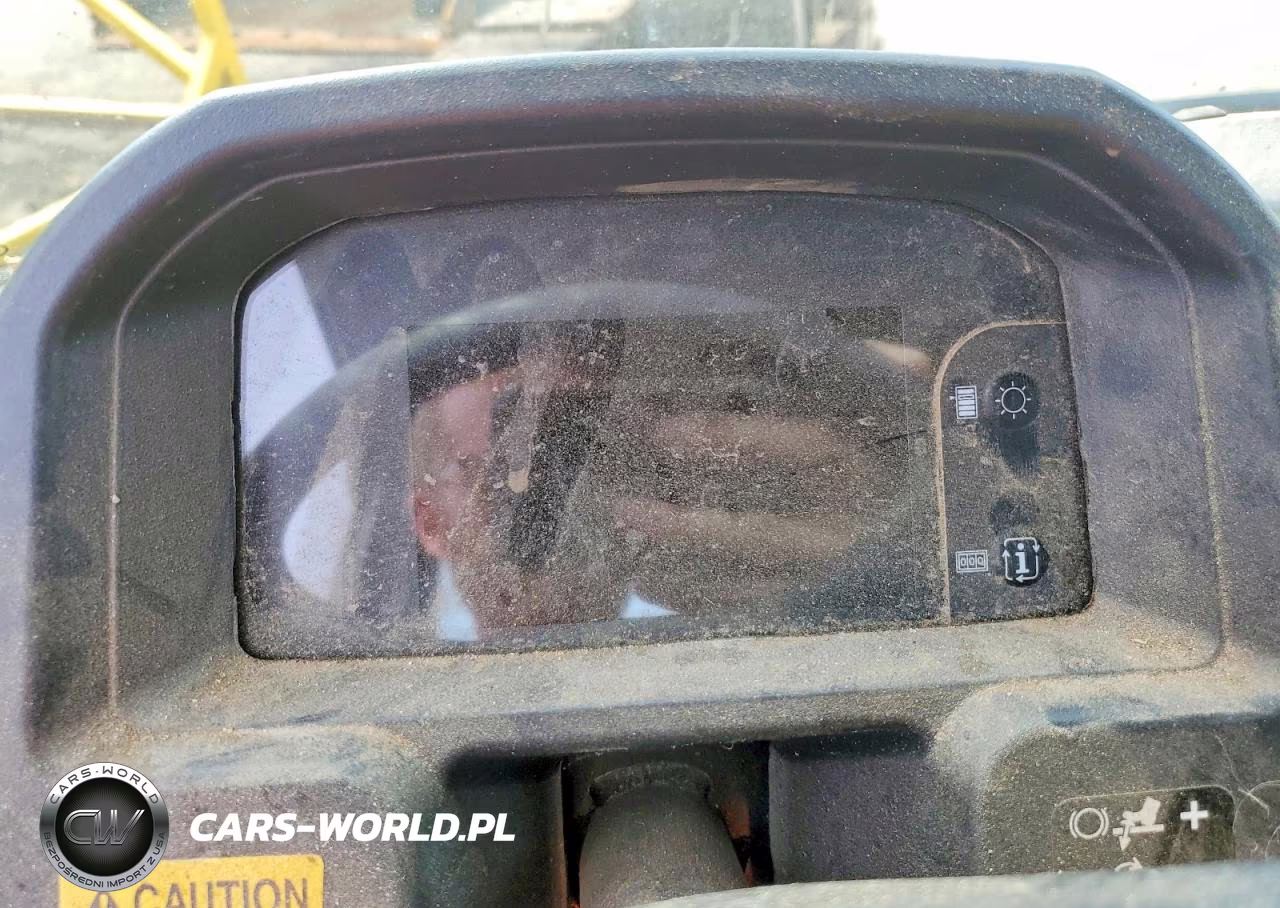 2020 John Deere Gator Utility Vehicle VIN:1M0835MDHLM031647 - 8