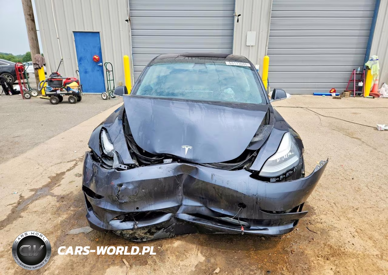 2018 Tesla Model 3 VIN:5YJ3E1EB4JF113967 - 5