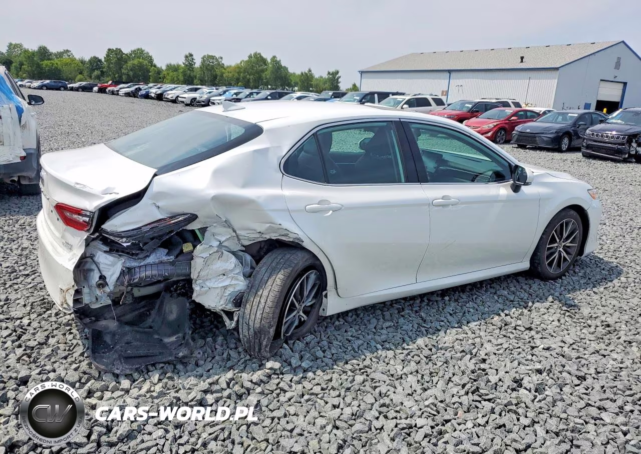2024 Toyota Camry Xle VIN:4T1F31AK2RU625203 - 3