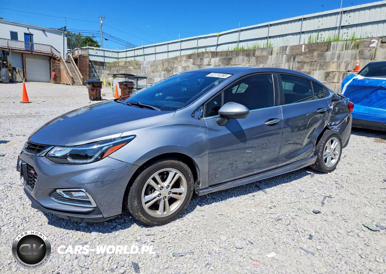 2018 Chevrolet Cruze Lt VIN:1G1BE5SM9J7236039 - 1