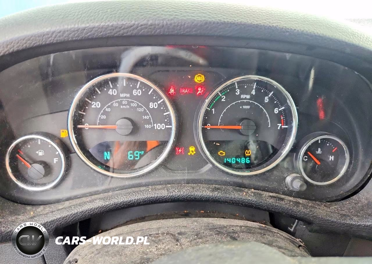 2013 Jeep Wrangler Sport VIN:1C4AJWAG2DL647925 - 9