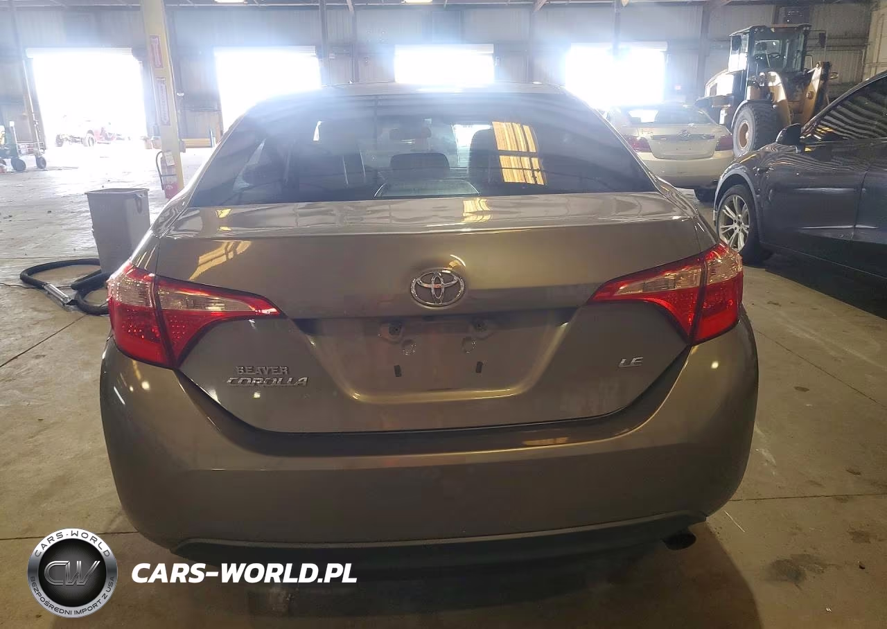 2018 Toyota Corolla Le VIN:2T1BURHE5JC033892 - 6