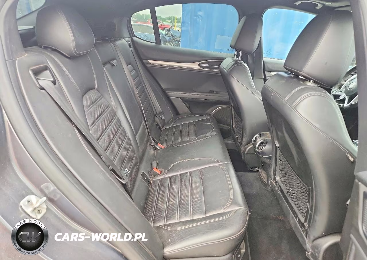 2018 Alfa Romeo Stelvio Ti Sport VIN:ZASFAKNN3J7B91646 - 11