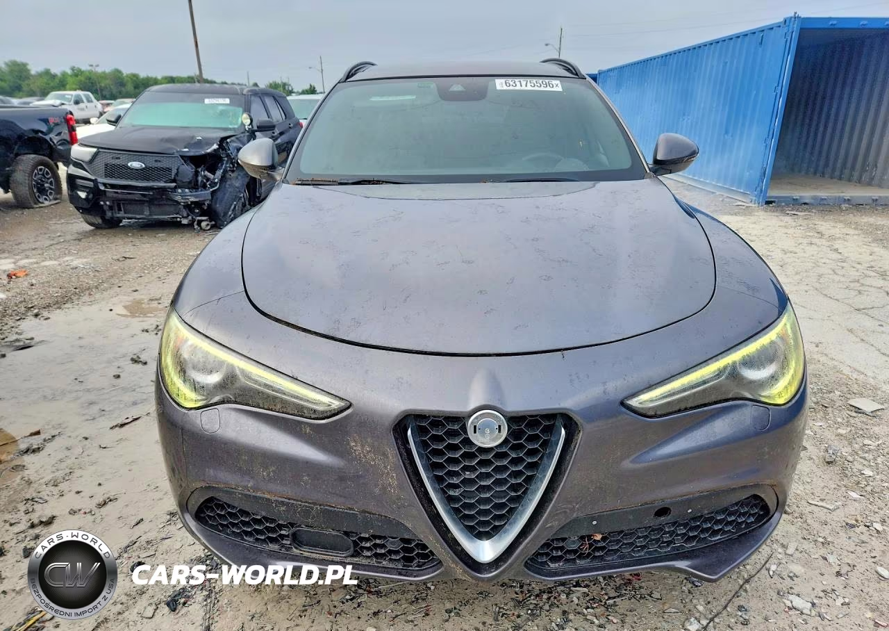 2018 Alfa Romeo Stelvio Ti Sport VIN:ZASFAKNN3J7B91646 - 5