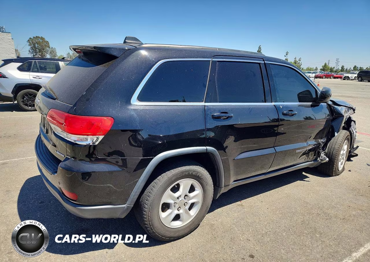 2017 Jeep Grand Cherokee Laredo VIN:1C4RJEAG9HC950221 - 3