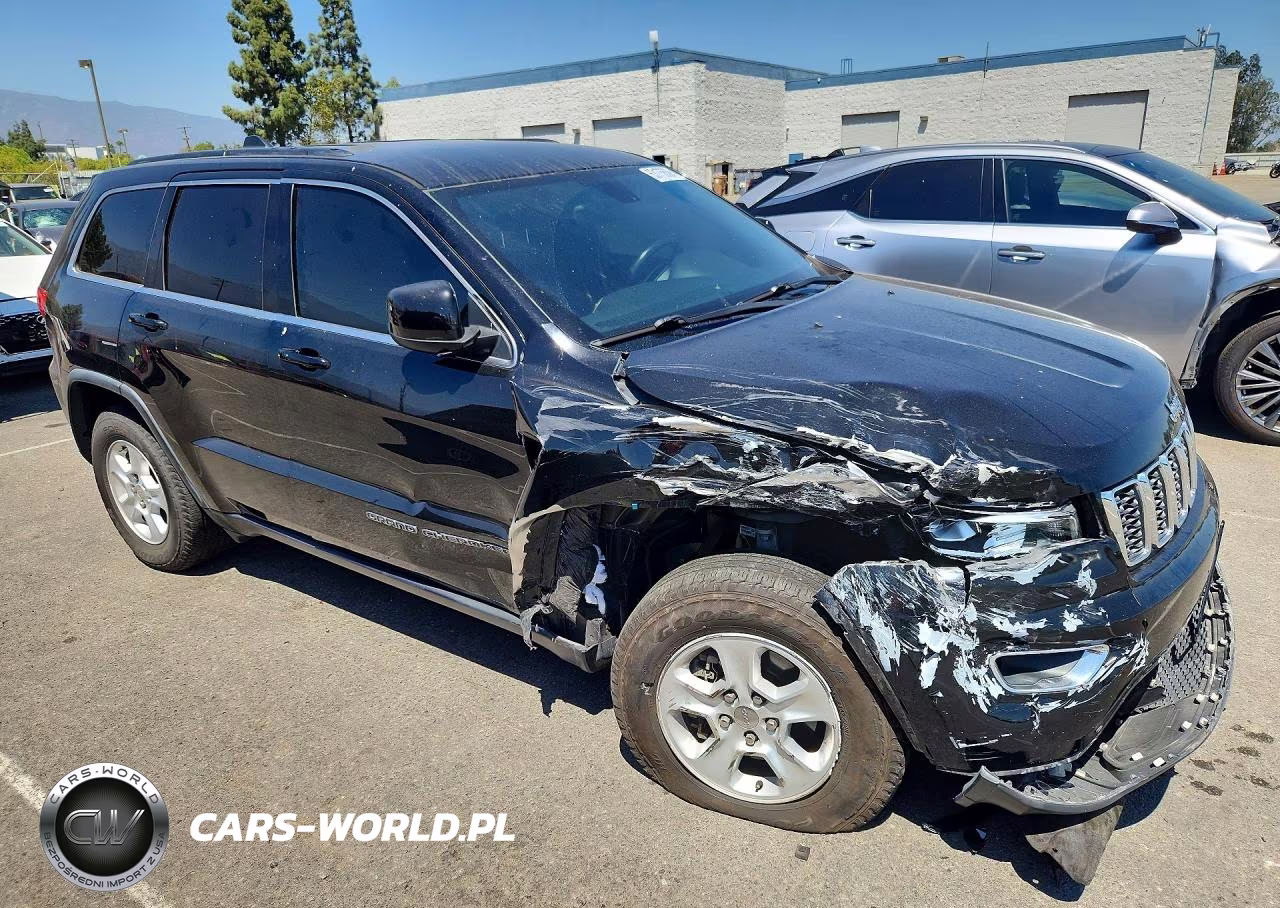 2017 Jeep Grand Cherokee Laredo VIN:1C4RJEAG9HC950221 - 4