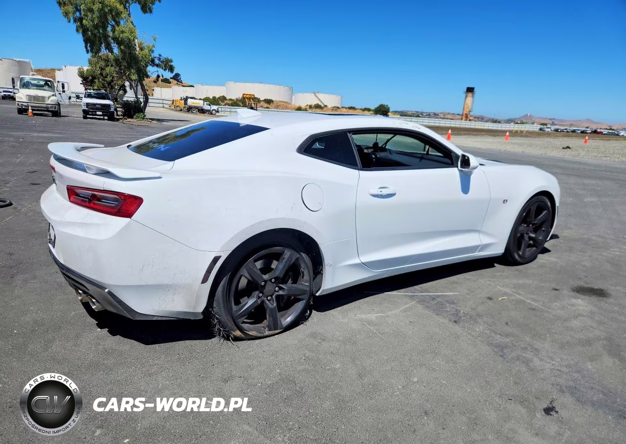 2018 Chevrolet Camaro Ss VIN:1G1FF1R75J0147827 - 3