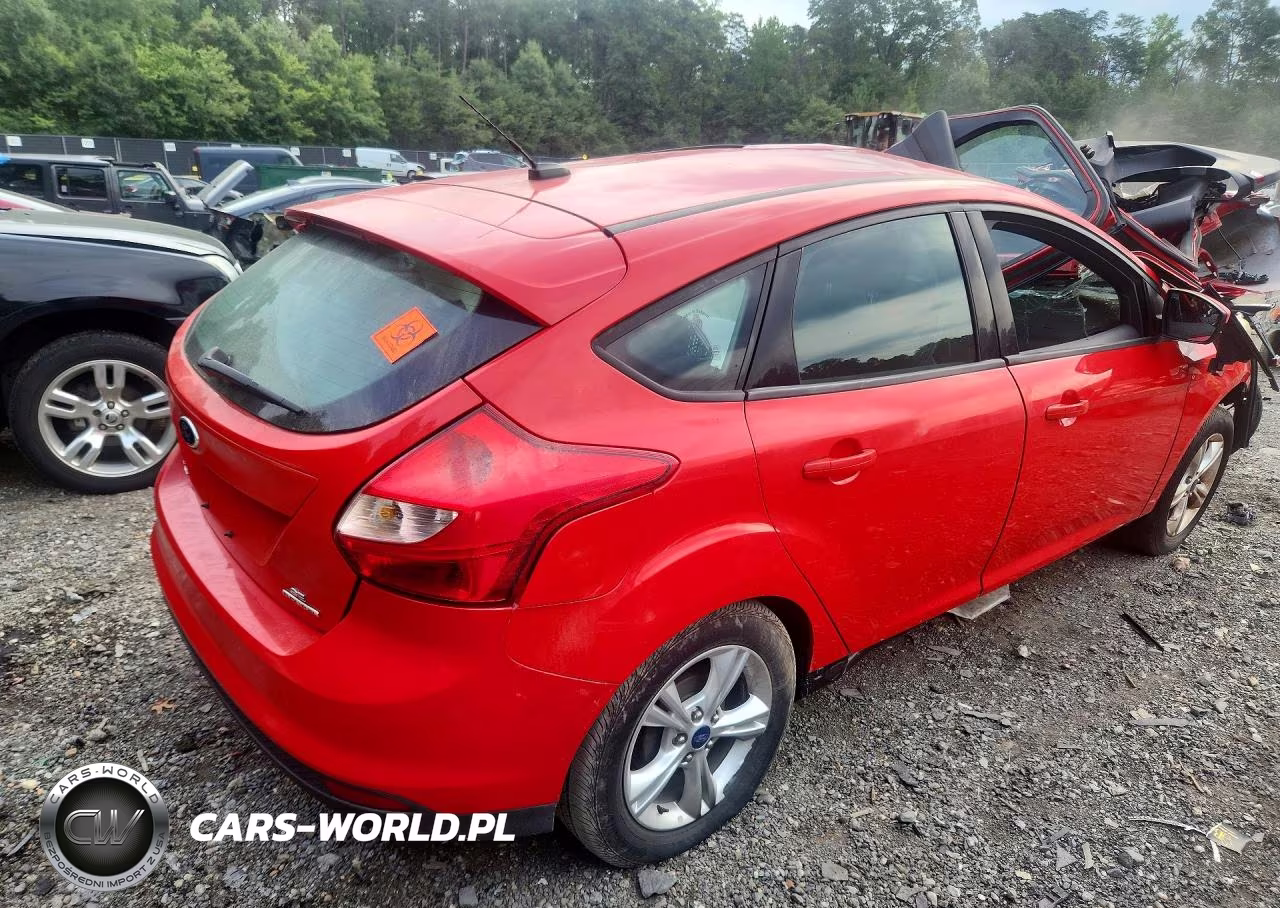 2014 Ford Focus Se VIN:1FADP3K22EL158395 - 3