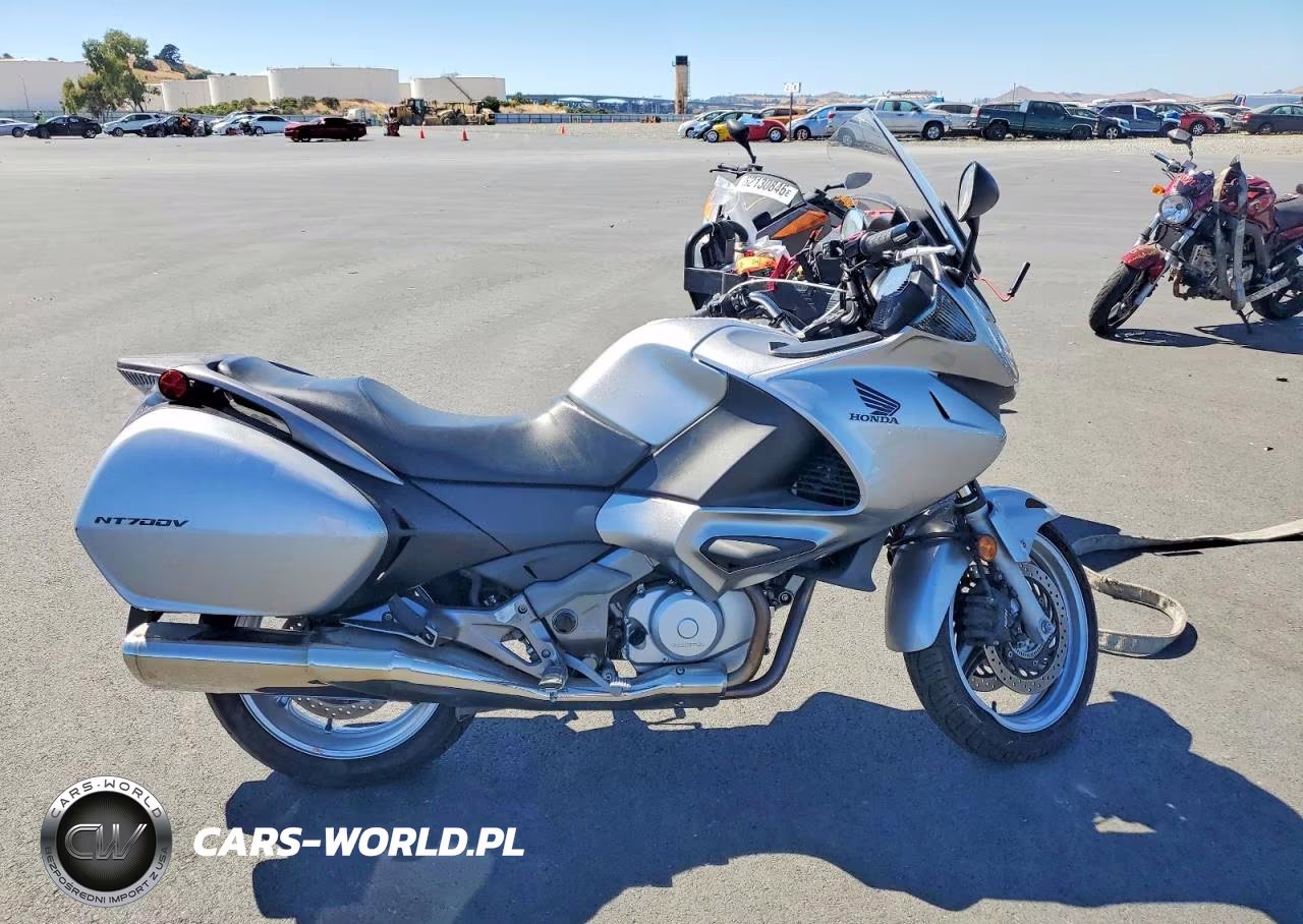 2010 Honda Nt700 Va – zdjęcie 1 z 9