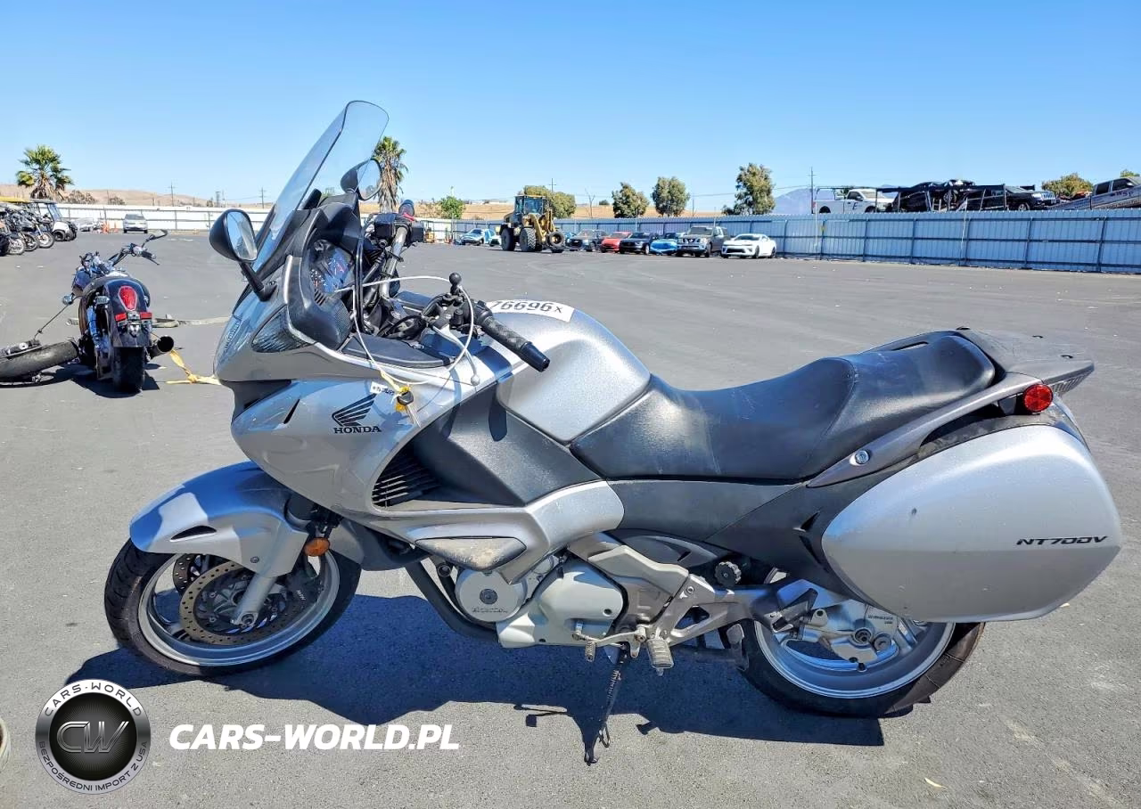2010 Honda Nt700 Va VIN:VTMRC5256AE000182 - 3