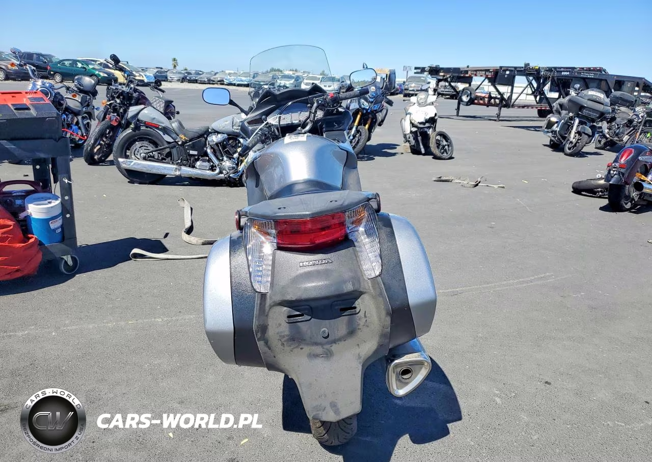 2010 Honda Nt700 Va VIN:VTMRC5256AE000182 - 4
