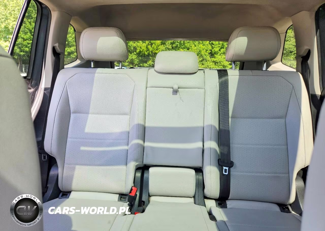 2019 Volkswagen Tiguan Se VIN:3VV2B7AX4KM176025 - 10