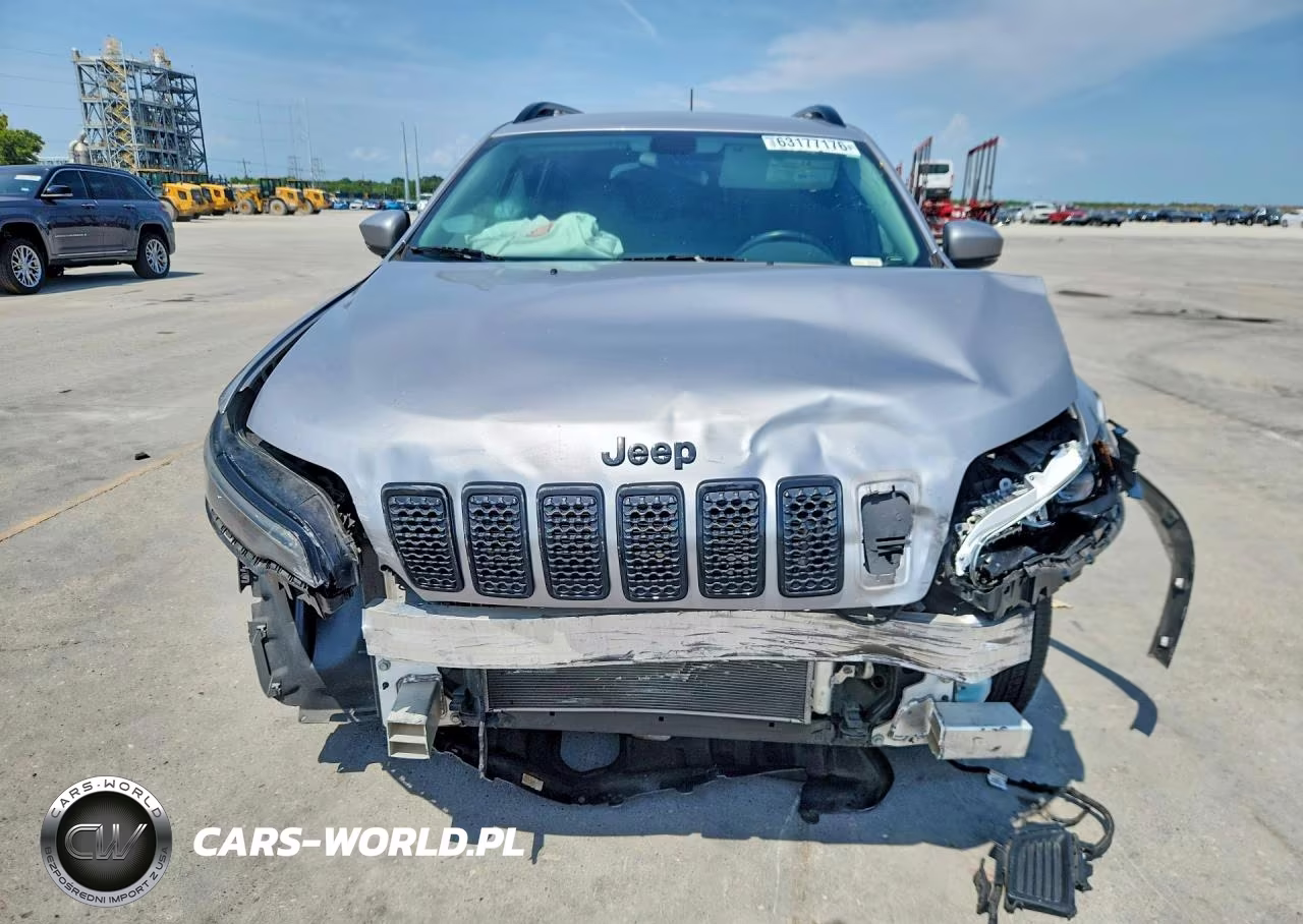 2019 Jeep Cherokee Latitude Plus VIN:1C4PJLLB0KD479090 - 5