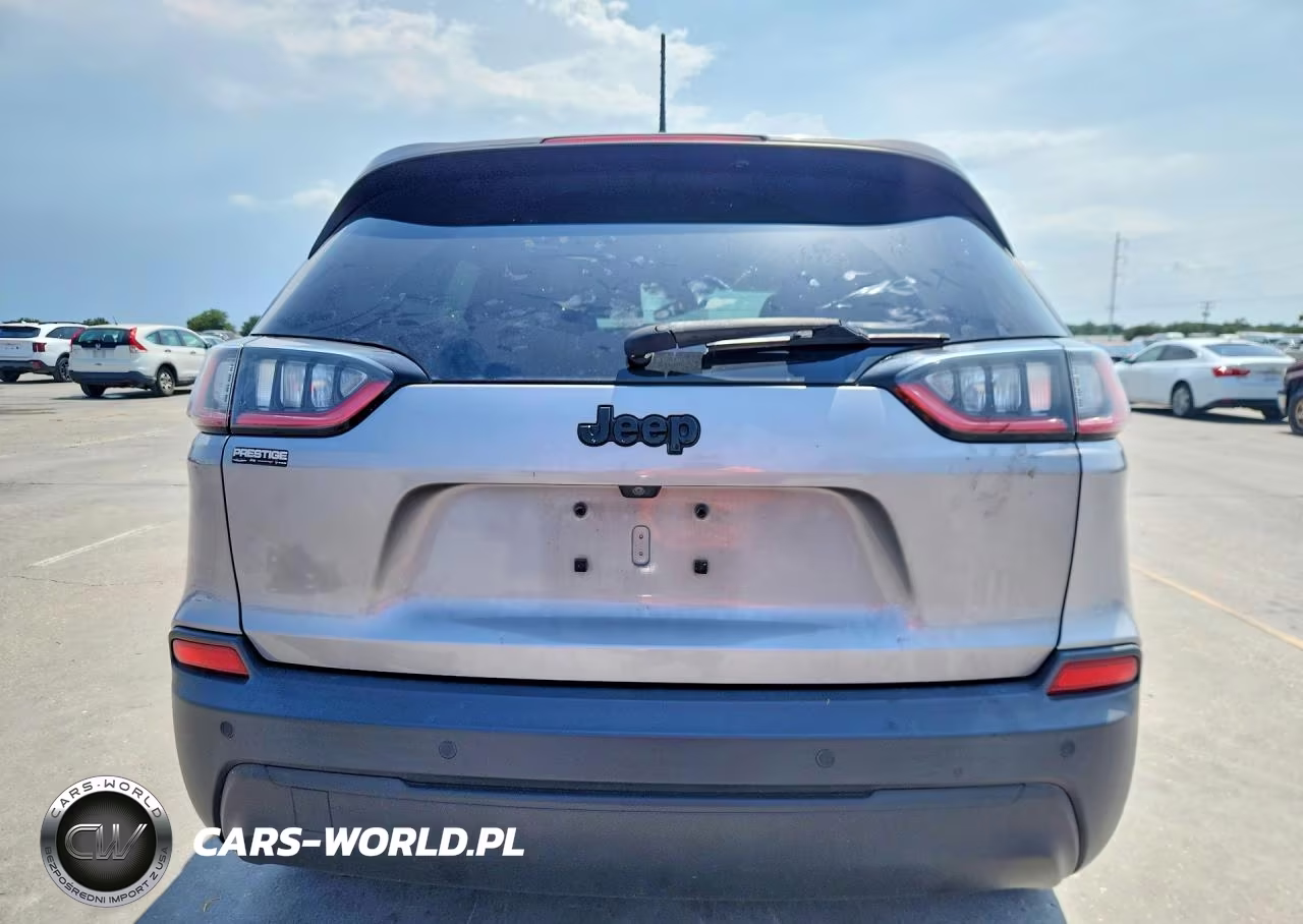 2019 Jeep Cherokee Latitude Plus VIN:1C4PJLLB0KD479090 - 6
