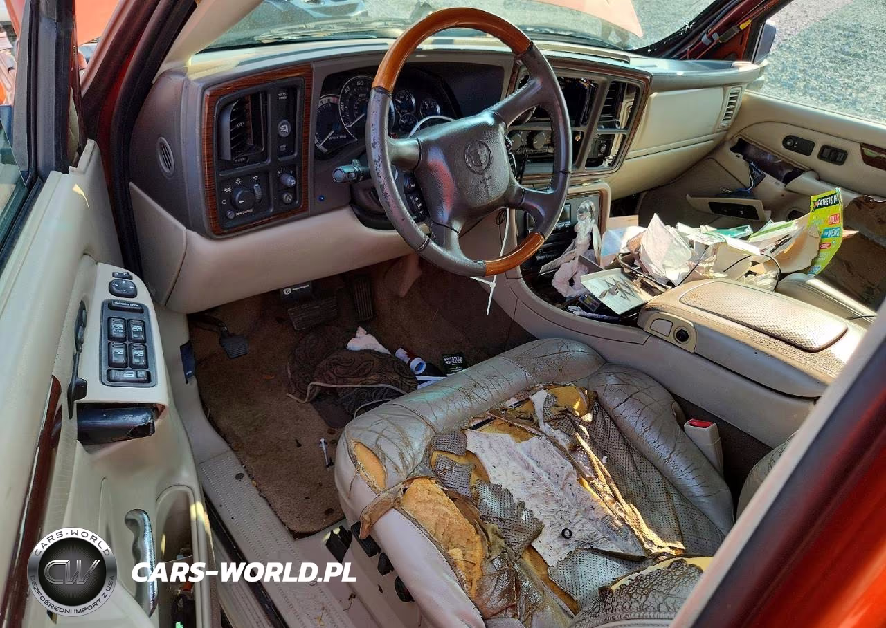 2002 Cadillac Escalade Luxury VIN:1GYEC63T82R123835 - 8