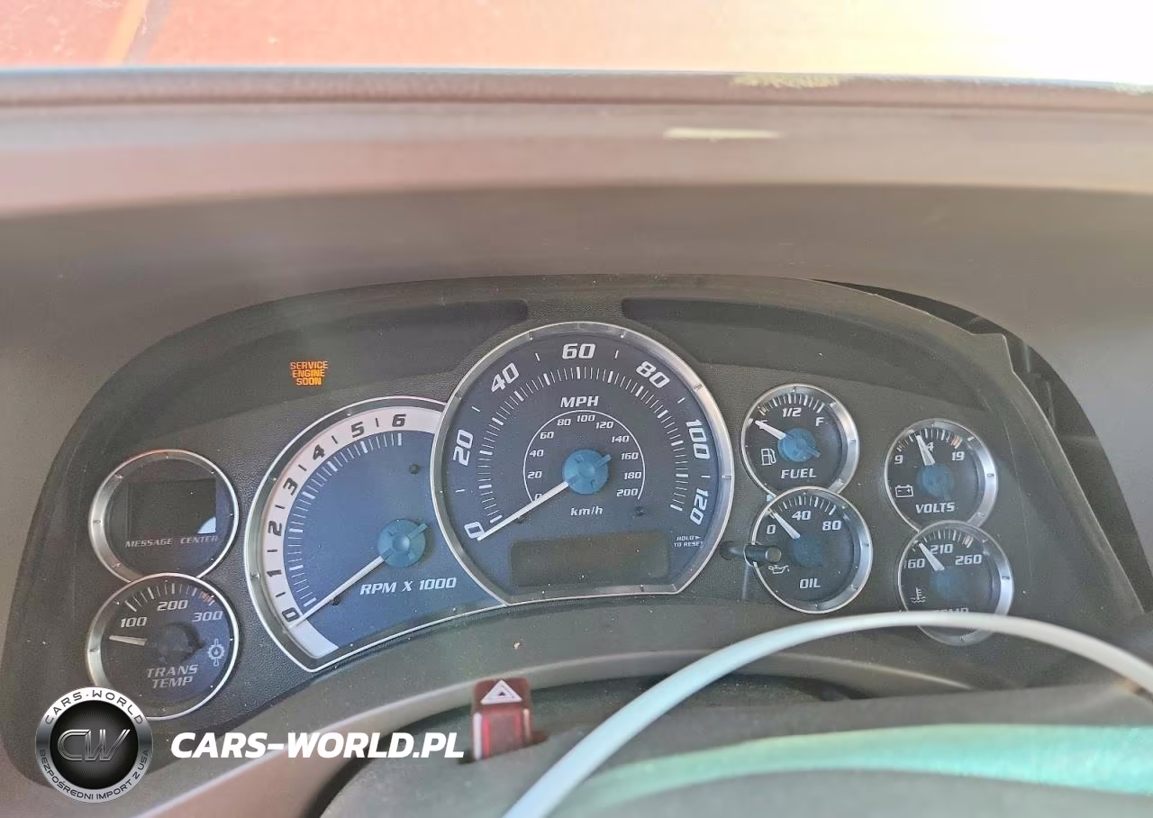 2002 Cadillac Escalade Luxury VIN:1GYEC63T82R123835 - 9