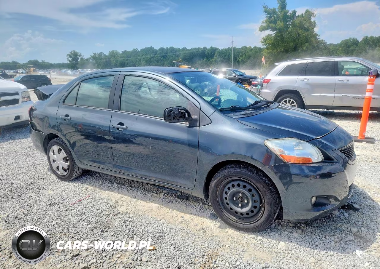 2010 Toyota Yaris Base VIN:JTDBT4K33A1352368 - 4