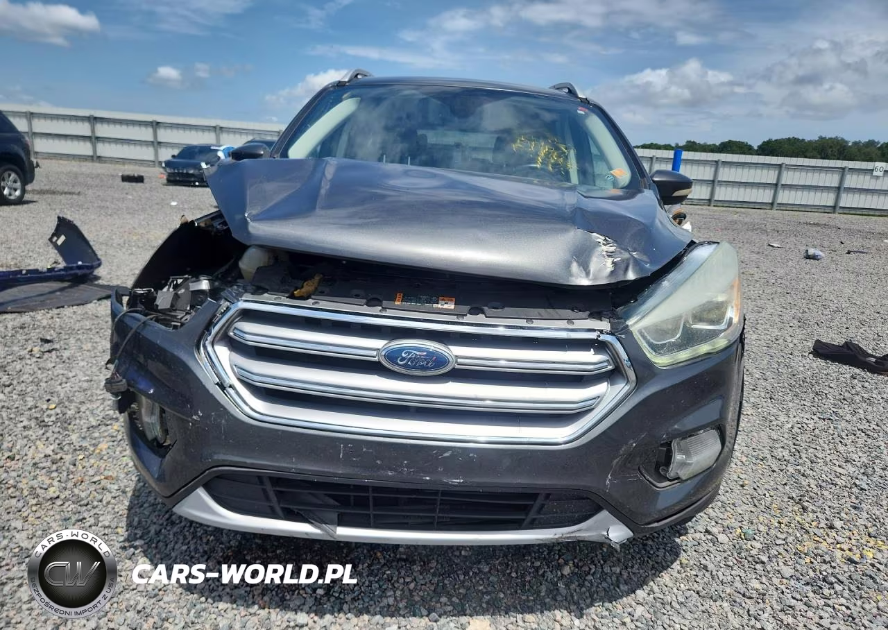 2017 Ford Escape Titanium VIN:1FMCU9J93HUA64729 - 5