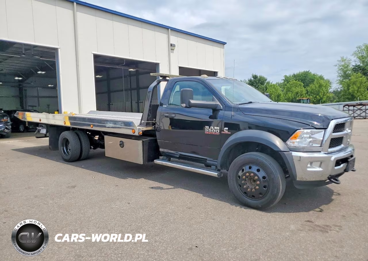 2018 Ram 5500 VIN:3C7WRMDL9JG335463 - 4