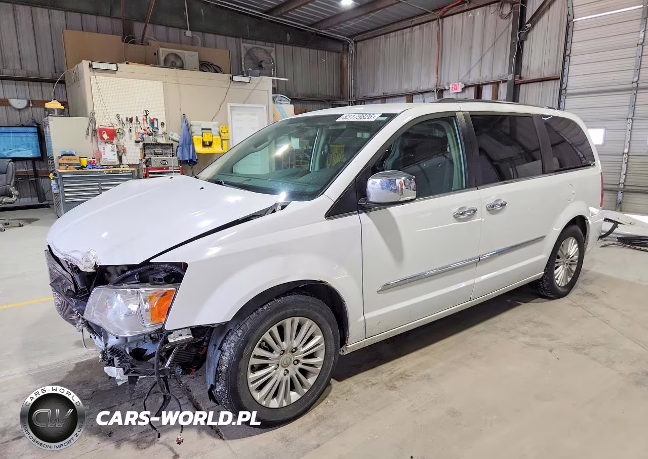 2016 Chrysler Town & Country Limited – zdjęcie 1 z 14