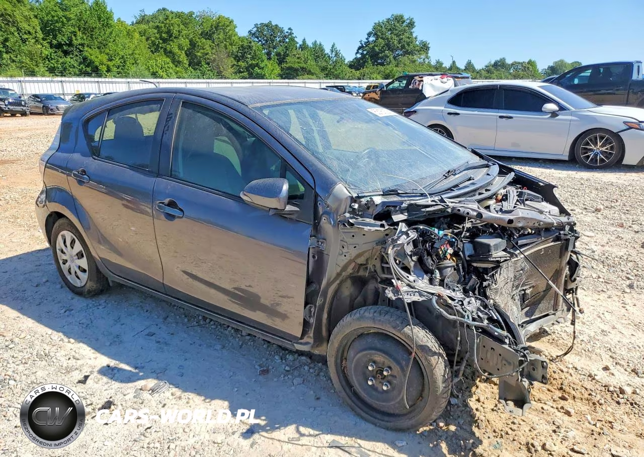2013 Toyota Prius C One VIN:JTDKDTB38D1540010 - 4