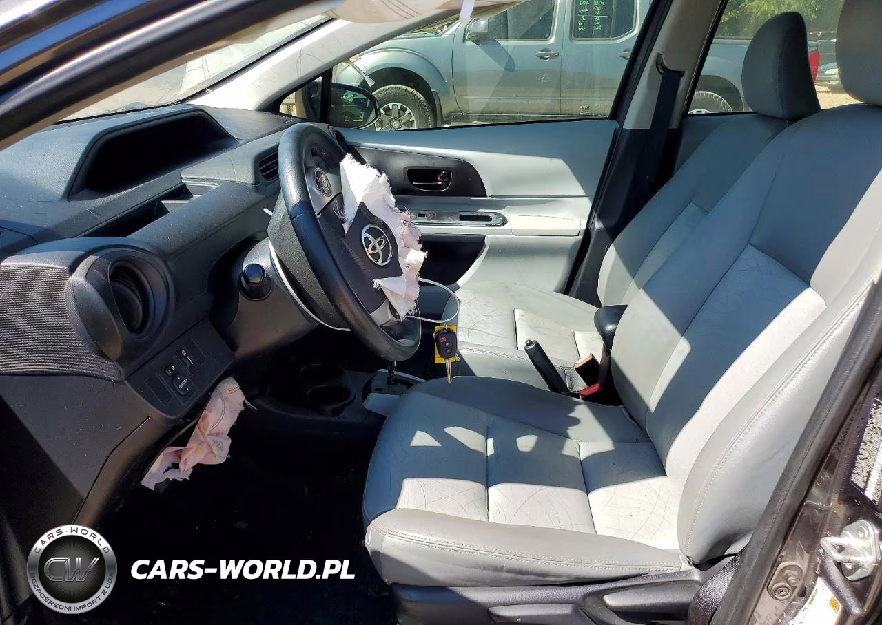2013 Toyota Prius C One VIN:JTDKDTB38D1540010 - 7