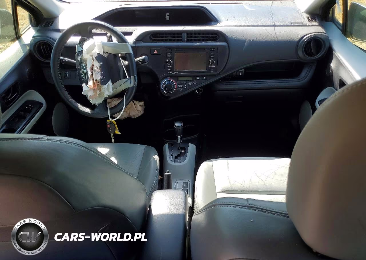 2013 Toyota Prius C One VIN:JTDKDTB38D1540010 - 8