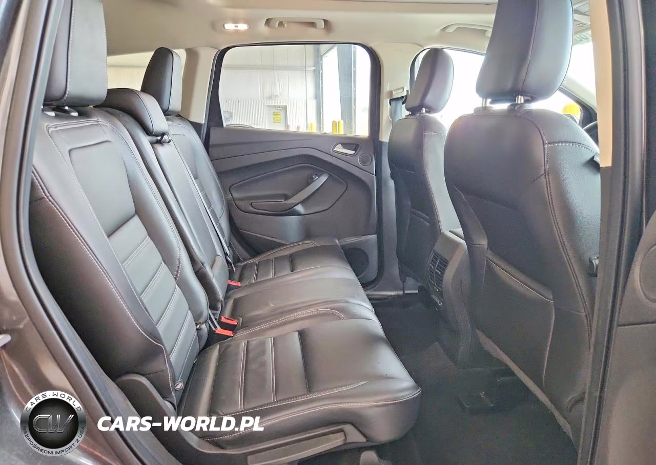 2019 Ford Escape Titanium VIN:1FMCU9J95KUA20075 - 11
